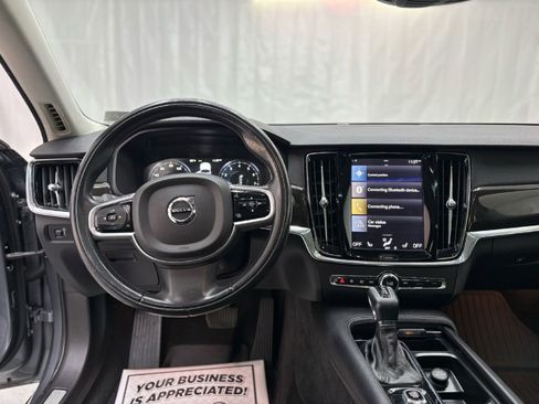 Used 2018 Volvo S90 T5 Momentum w/ Convenience Package image 16