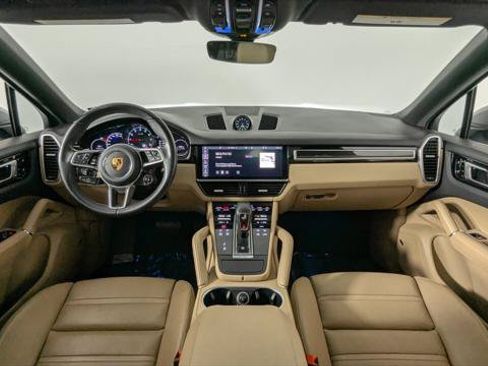 Used 2021 Porsche Cayenne Coupe AWD/4WD image 27