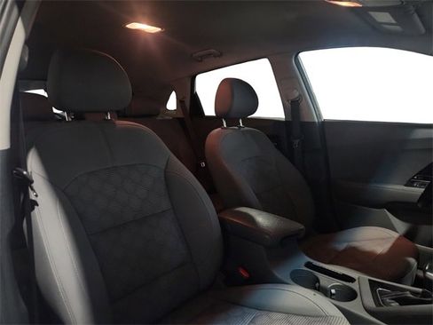 Used 2022 Kia Niro LXS image 21