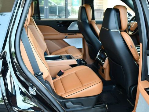 Used 2020 Lincoln Aviator Black Label w/ Dynamic Handling Package image 47