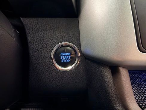 Used 2018 Toyota Highlander Limited AWD/4WD image 17