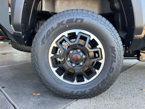 New 2025 Toyota Tacoma TRD Off-Road image 7