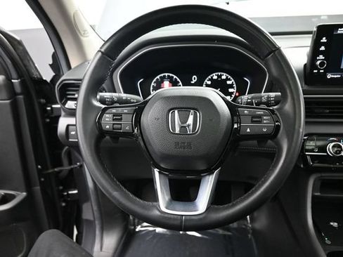 Used 2025 Honda Pilot Touring image 12