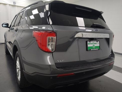 Used 2022 Ford Explorer XLT image 5