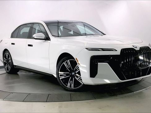 Certified 2023 BMW 760i xDrive AWD/4WD image 1