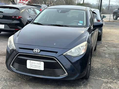 Used 2016 Scion iA image 4