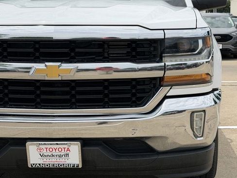 Used 2018 Chevrolet Silverado 1500 LT w/ Texas Edition RWD image 9