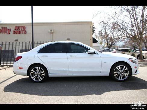 Used 2018 Mercedes-Benz C 350e Sedan w/ Premium Package image 9