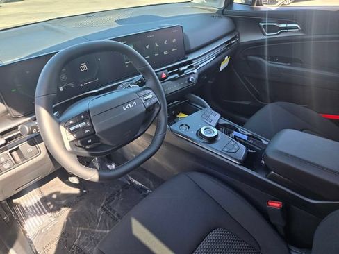 New 2027 Kia Sportage LX FWD image 10