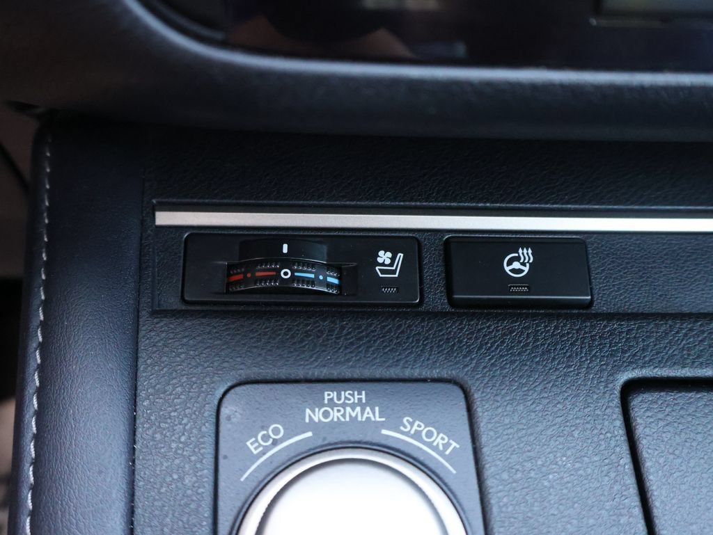 Used 2016 Lexus ES 350 w/ Premium Package w/Wood Trim FWD image 30