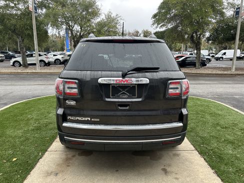 Used 2017 GMC Acadia Limited SLT image 6