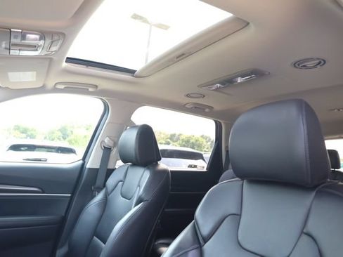 Used 2025 Kia Telluride S FWD image 22