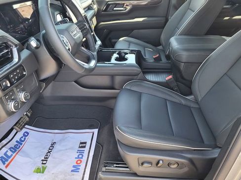 New 2026 GMC Yukon Elevation image 11