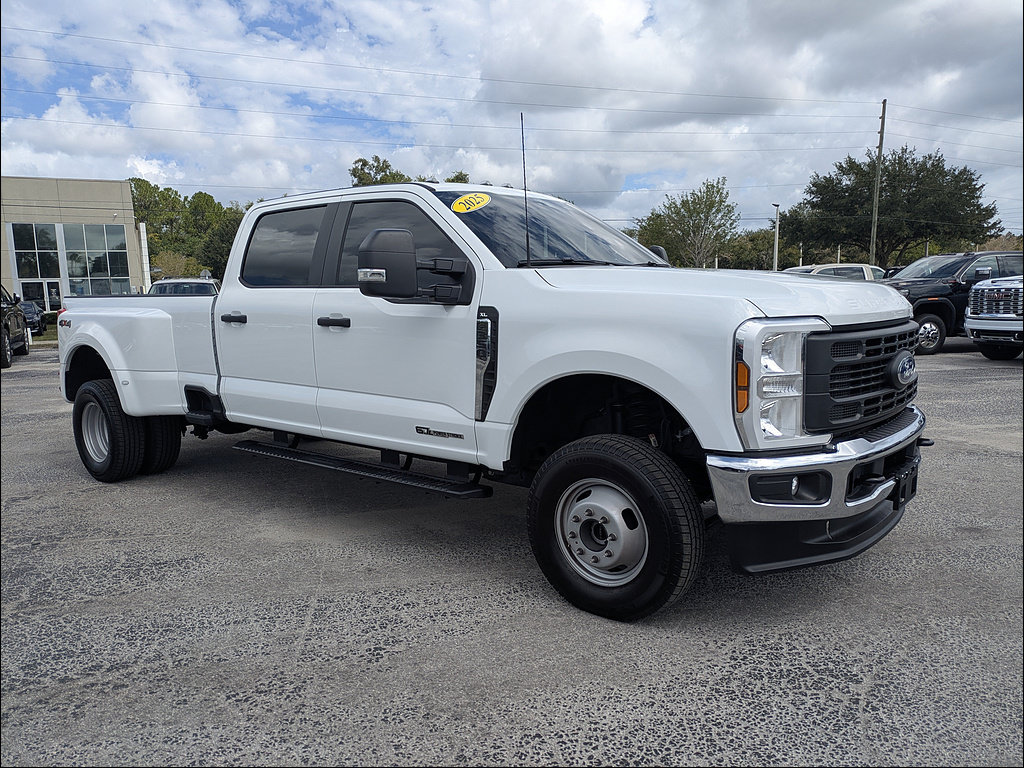Used 2025 Ford F350 XL w/ XL Driver Assist Package AWD/4WD image 2