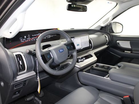 New 2026 Ford Expedition Active RWD image 25