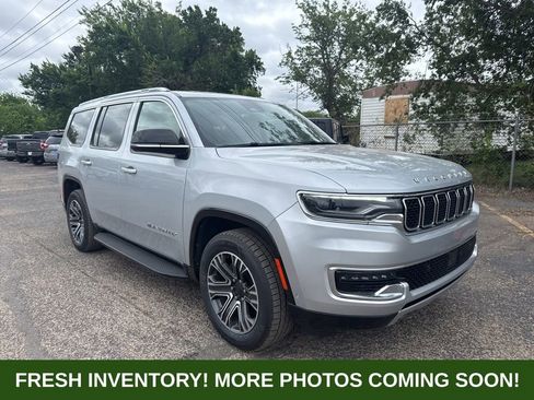 Used 2024 Jeep Wagoneer Series II RWD image 1