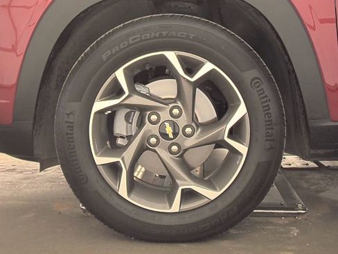 Used 2024 Chevrolet Trax LT w/ Driver Confidence Package image 9