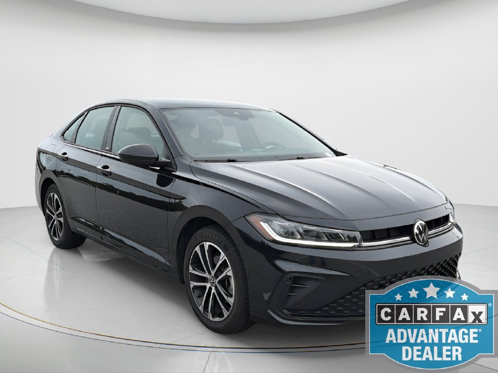 Certified 2025 Volkswagen Jetta Sport FWD image 3