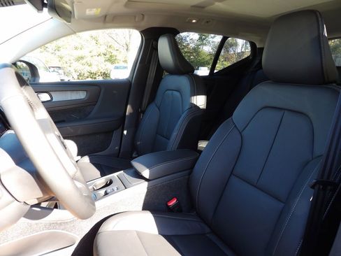 New 2026 Volvo XC40 B5 Core w/ Climate Package image 11