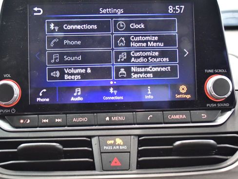 Used 2025 Nissan Altima 2.5 SV FWD image 24