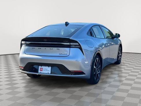 Used 2024 Toyota Prius Prime FWD image 4