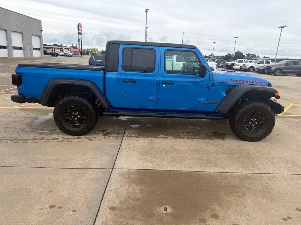 Used 2022 Jeep Gladiator Mojave w/ Dual Top Group AWD/4WD image 2