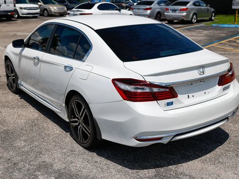 Used 2017 Honda Accord Sport Special Edition image 3