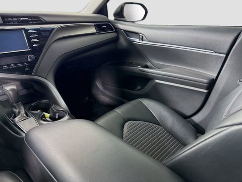 Used 2019 Toyota Camry SE w/ Convenience Package image 21