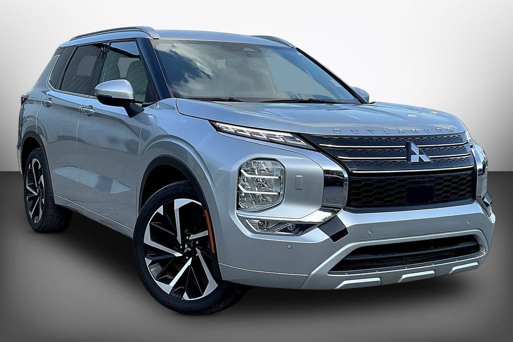 Used 2024 Mitsubishi Outlander SEL AWD/4WD image 3
