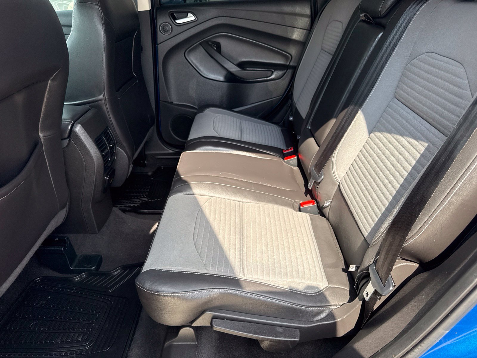 Used 2017 Ford Escape SE w/ Equipment Group 201A FWD image 20