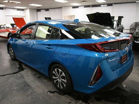 Certified 2022 Toyota Prius Prime XLE image 5