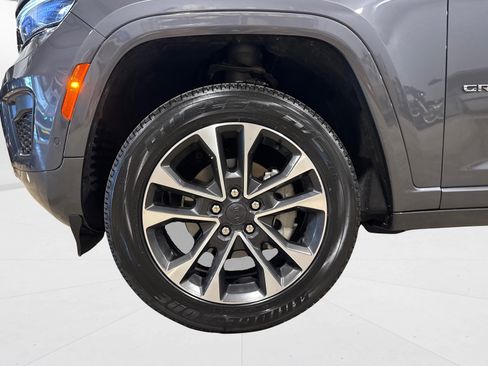 Used 2022 Jeep Grand Cherokee Overland w/ Luxury Tech Group IV AWD/4WD image 51