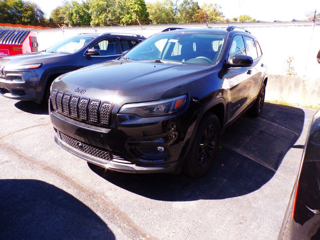 Certified 2023 Jeep Cherokee Altitude Lux AWD/4WD image 1