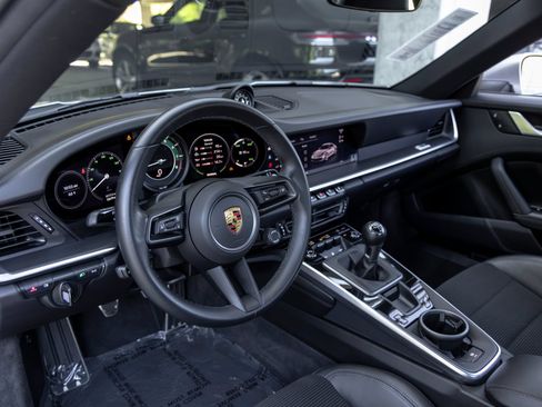 Certified 2022 Porsche 911 Carrera S RWD image 4
