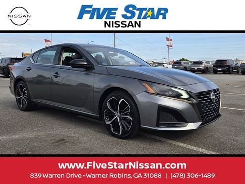 Used 2024 Nissan Altima 2.5 SR FWD image 1