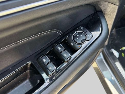 Used 2019 Ford Edge Titanium w/ Equipment Group 301A AWD/4WD image 14