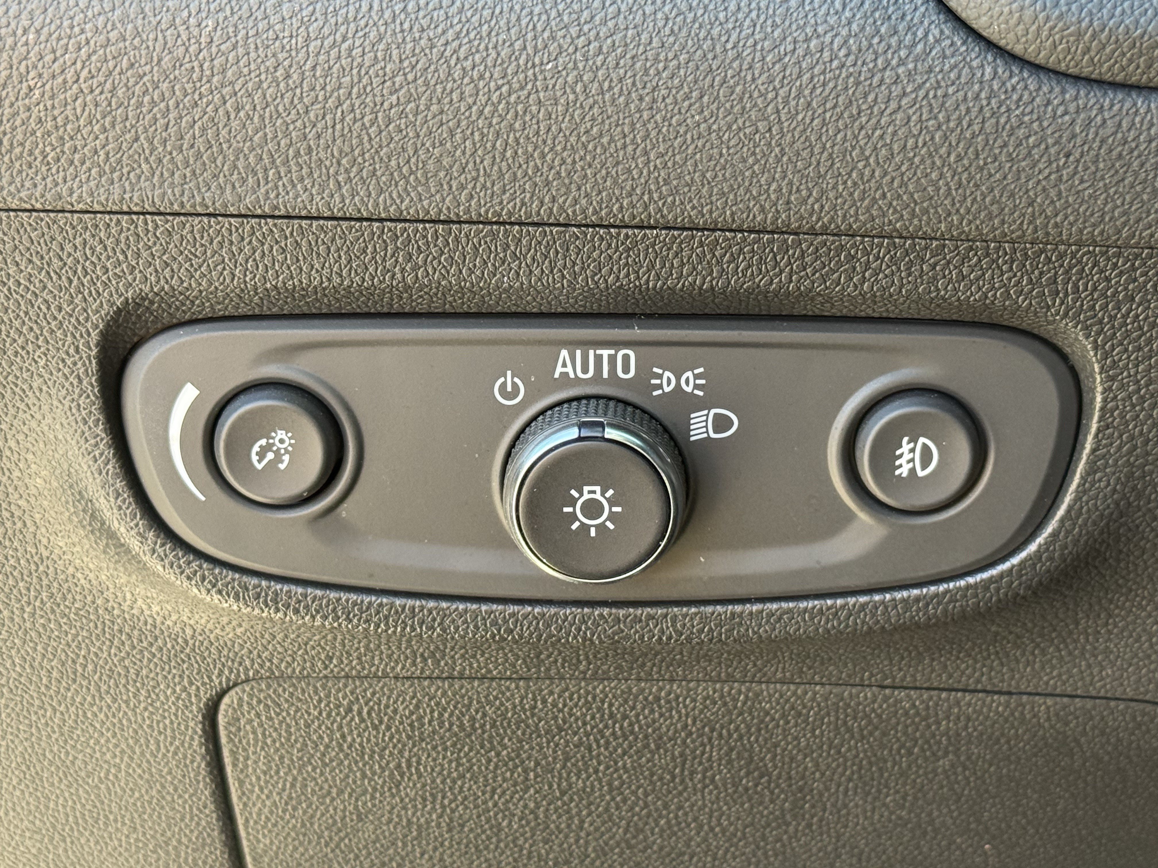 Used 2023 Buick Encore GX Preferred FWD image 25