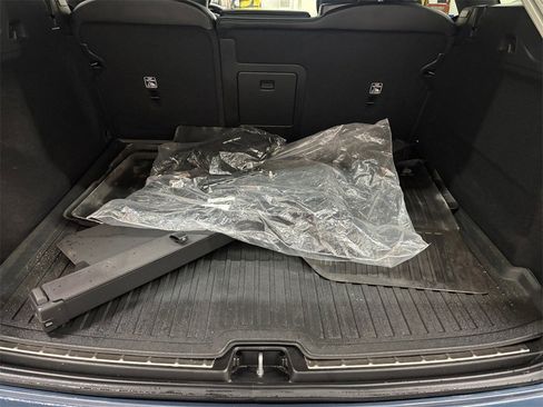 Certified 2023 Volvo XC60 B5 Core w/ Climate Package image 16