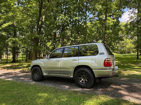 Used 2001 Toyota Land Cruiser AWD/4WD image 17