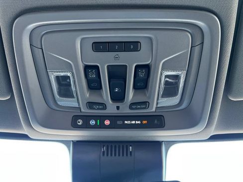 Used 2025 GMC Sierra 1500 SLT w/ SLT Premium Plus Package AWD/4WD image 43