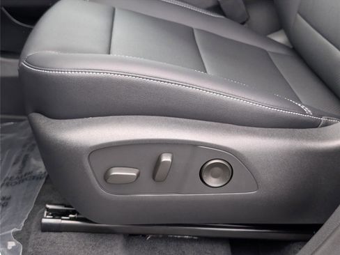 New 2026 Chevrolet Traverse LT w/ Sun and Wheel Package FWD image 42