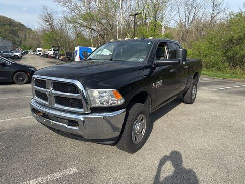 Used 2014 RAM 2500 Tradesman w/ Chrome Appearance Group AWD/4WD image 4