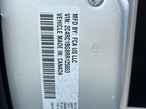 Used 2024 Chrysler Pacifica Touring-L image 36