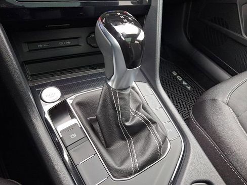 New 2026 Volkswagen Taos SE image 8