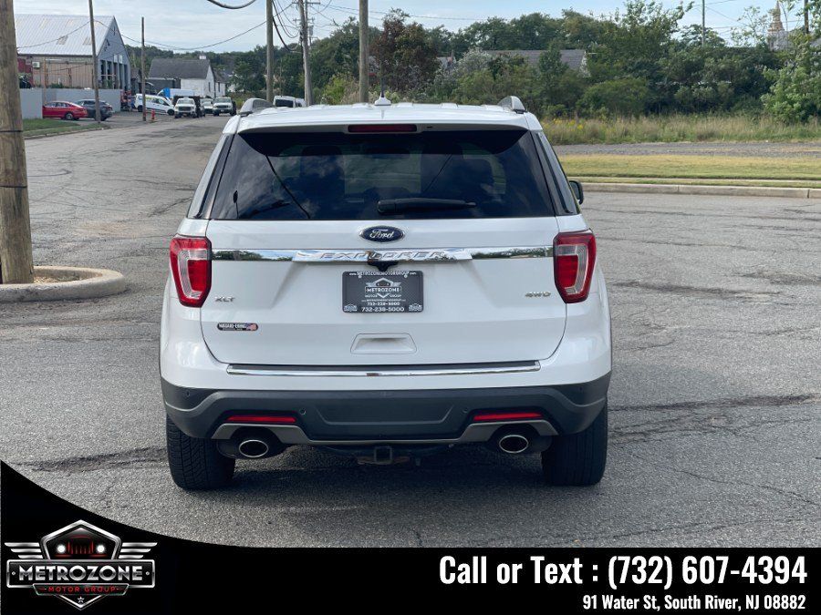 Used 2018 Ford Explorer XLT w/ Equipment Group 202A AWD/4WD image 7