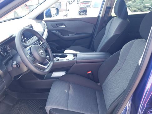 Used 2023 Nissan Rogue SV image 10