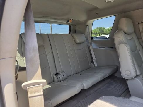 Used 2018 Cadillac Escalade Premium Luxury AWD/4WD image 22