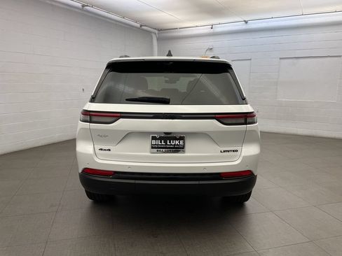New 2025 Jeep Grand Cherokee Limited w/ Luxury Tech Group II AWD/4WD image 4