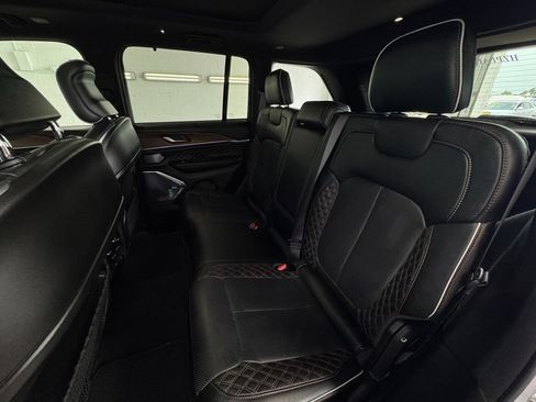 Used 2023 Jeep Grand Cherokee Summit w/ Luxury Tech Group V AWD/4WD image 22