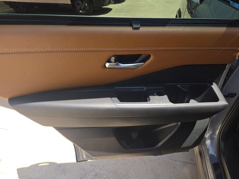Certified 2026 Nissan Pathfinder Platinum AWD/4WD image 15